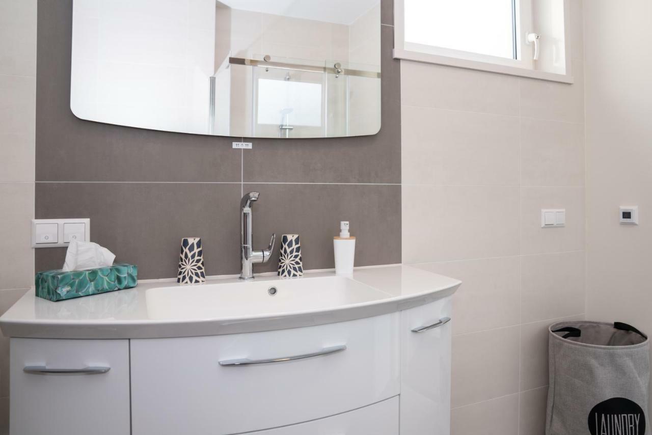 Santvort Luxury Apartment With Private Parking Zandvoort Esterno foto